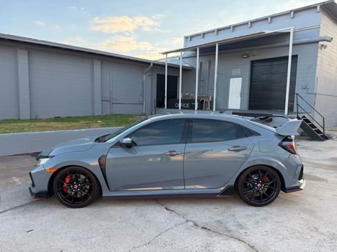 Used 2019 Honda Civic Type R image 3