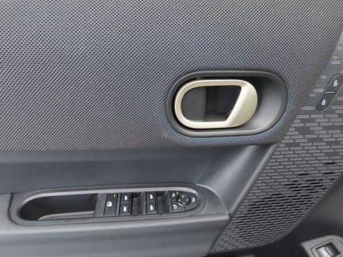 Used 2025 MINI Cooper 4-Door Hardtop image 26