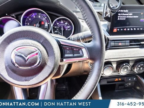 Used 2021 MAZDA MX-5 Miata Club RWD image 15