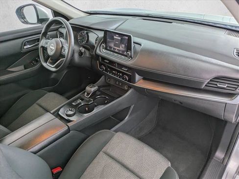 Used 2024 Nissan Rogue SV image 19