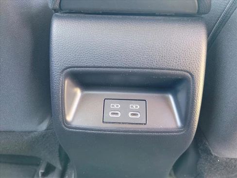 Used 2025 Toyota Corolla LE image 17