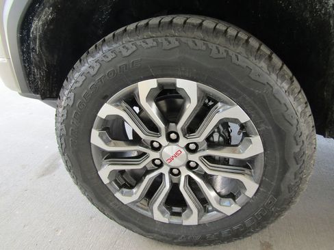 New 2026 GMC Canyon Denali AWD/4WD image 34