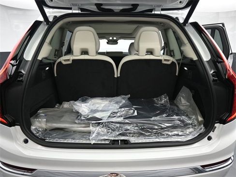 New 2026 Volvo XC90 B6 Ultra image 32