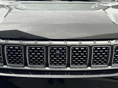 Used 2023 Jeep Grand Wagoneer Series III AWD/4WD image 12
