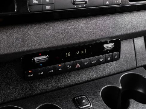 Used 2025 Mercedes-Benz Sprinter 2500 w/ Dashboard Charging Package image 22