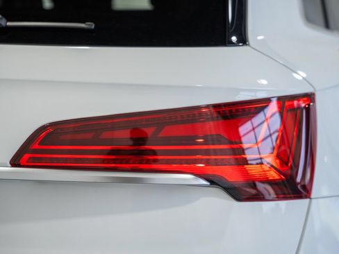 Used 2023 Audi Q5 2.0T Premium Plus w/ Premium Plus Package AWD/4WD image 6