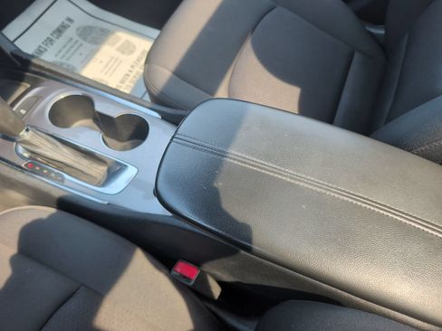 Used 2020 Chevrolet Malibu LT FWD image 17