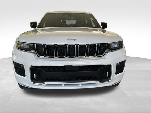 Used 2025 Jeep Grand Cherokee L Overland w/ Advanced Protech Group III AWD/4WD image 14