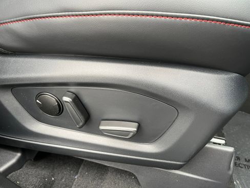 New 2026 Ford Explorer ST-Line w/ ST-Line Street Pack image 18