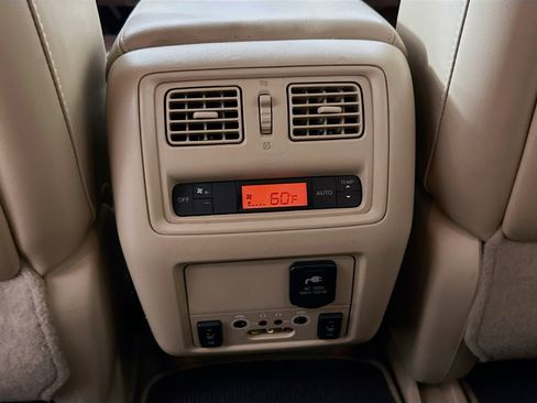 Used 2014 Nissan Pathfinder Platinum w/ Platinum Premium Package FWD image 27