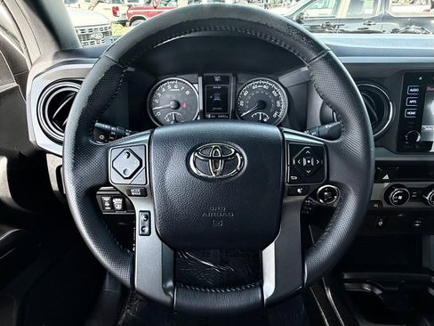 Used 2017 Toyota Tacoma TRD Off-Road w/ Tow Package image 21