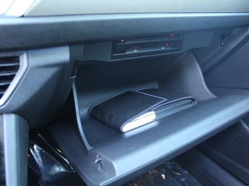 Used 2019 Volkswagen Jetta SEL Premium FWD image 30