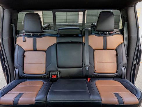 Used 2021 Chevrolet Silverado 3500 High Country image 35