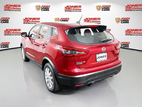 Used 2021 Nissan Rogue Sport S FWD image 2