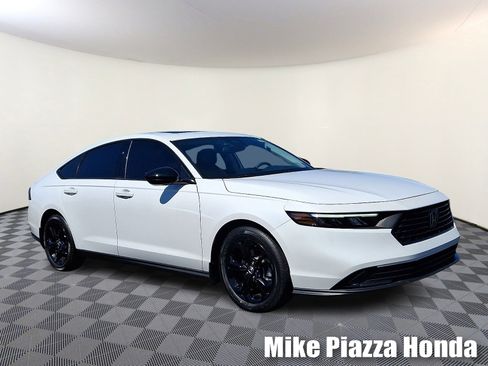 Used 2025 Honda Accord SE image 1