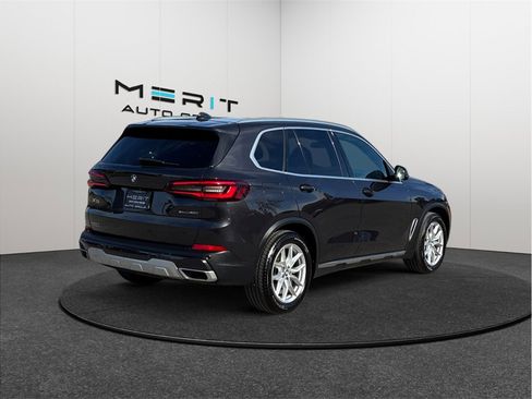 Used 2021 BMW X5 xDrive40i w/ Premium Package image 9
