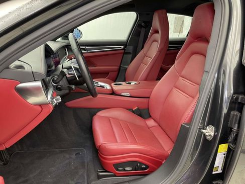 Used 2022 Porsche Panamera 4 Platinum Edition image 5