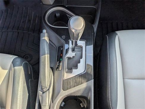 Used 2017 Toyota RAV4 Limited image 13