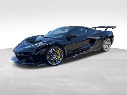Used 2026 Chevrolet Corvette ZR1 w/ ZR1 Carbon Fiber Aero Package RWD image 1