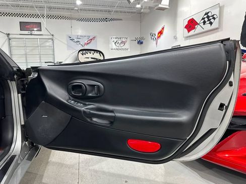 Used 2004 Chevrolet Corvette Z06 w/ Memory Package RWD image 14