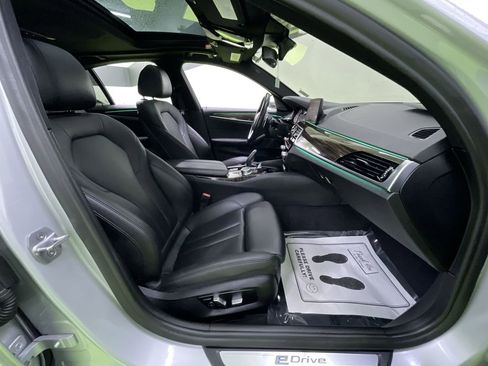 Used 2019 BMW 530e xDrive w/ Convenience Package image 30