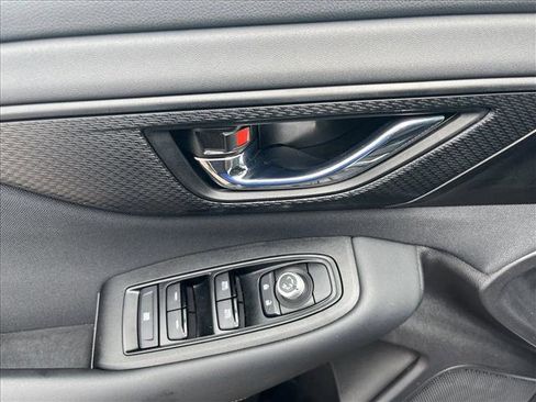 Used 2025 Subaru Outback Premium image 17