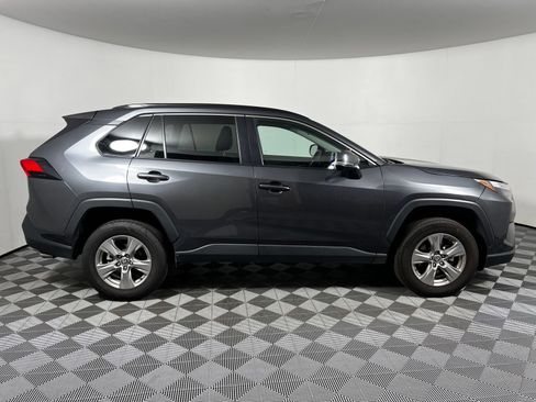 Used 2025 Toyota RAV4 XLE AWD/4WD image 4