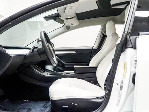 Used 2021 Tesla Model 3 Standard Range Plus image 29