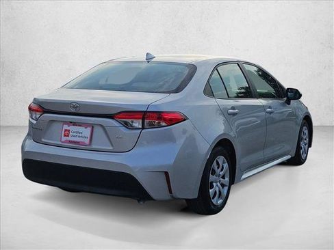 Used 2024 Toyota Corolla LE FWD image 5