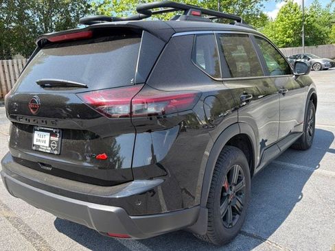 Used 2025 Nissan Rogue SV AWD/4WD image 6
