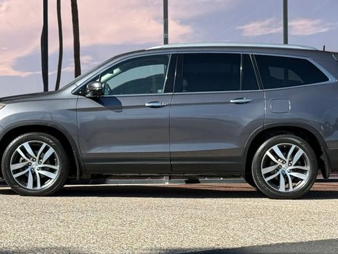 Used 2017 Honda Pilot Touring image 5
