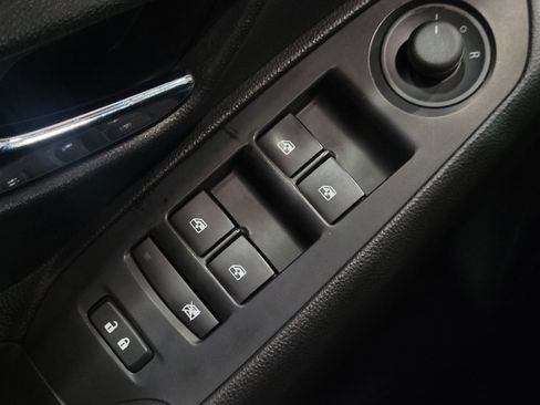 Used 2020 Chevrolet Trax LT w/ LT Convenience Package image 27