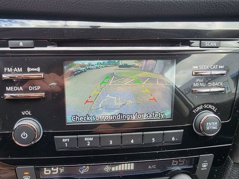 Used 2017 Nissan Rogue SV AWD/4WD image 32