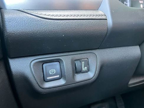 Used 2017 GMC Acadia SLE image 23