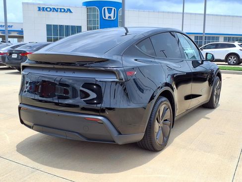 Used 2026 Tesla Model Y 2WD image 7