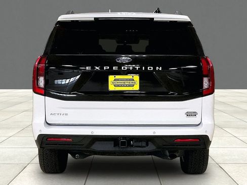 Certified 2025 Ford Expedition Active AWD/4WD image 4