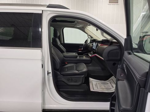 Used 2025 Ford Expedition Max Platinum AWD/4WD image 33