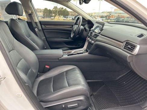 Used 2019 Honda Accord Touring image 29