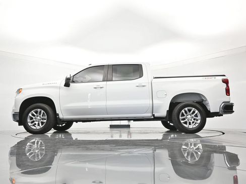 Used 2024 Chevrolet Silverado 1500 LT AWD/4WD image 44