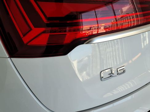 Used 2023 Audi Q5 2.0T Prestige w/ Prestige Package AWD/4WD image 9