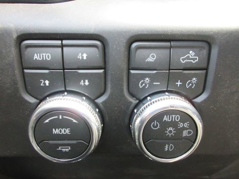 New 2026 GMC Sierra 1500 AT4 w/ AT4 Premium Package AWD/4WD image 17