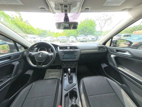Used 2020 Volkswagen Tiguan SE image 25