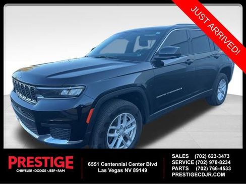 Used 2025 Jeep Grand Cherokee L Laredo image 1