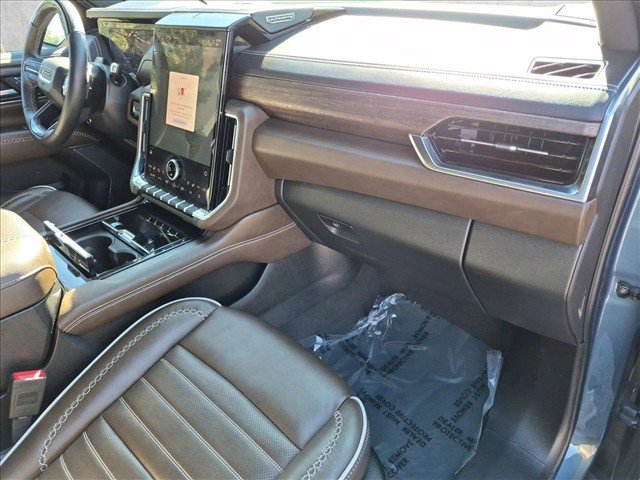 Certified 2025 GMC Yukon Denali Ultimate AWD/4WD image 26
