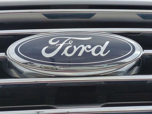 Used 2023 Ford Edge Titanium AWD/4WD image 9