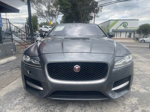 Used 2016 Jaguar XF R-Sport image 2