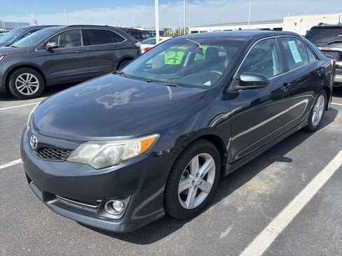 Used 2012 Toyota Camry SE image 3