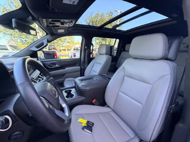Used 2023 GMC Yukon XL SLT w/ SLT Luxury Package AWD/4WD image 11