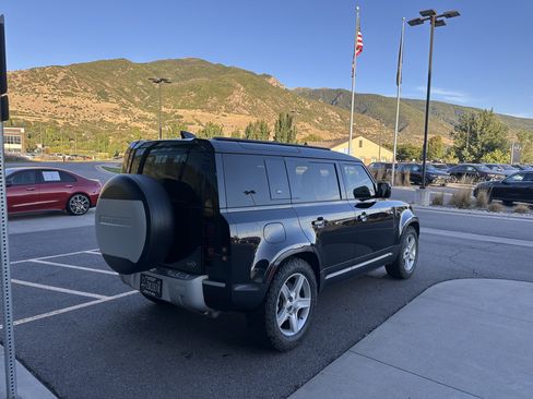 Used 2020 Land Rover Defender 110 SE AWD/4WD image 5