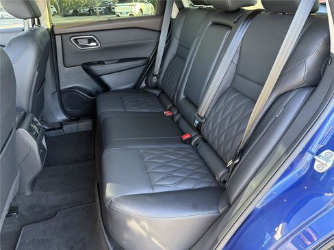 Used 2023 Nissan Rogue Platinum AWD/4WD image 35